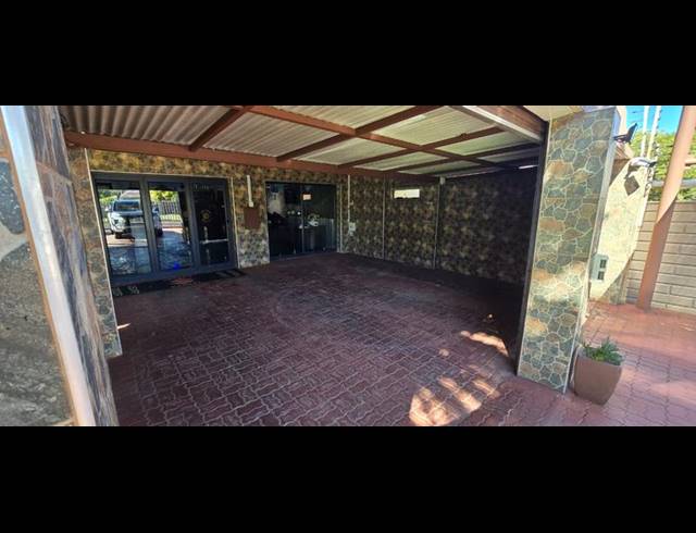 5 BEDROOM HOUSE FOR SALE IN DUNCANVILLE